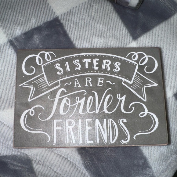 Sisters Francesca’s box wall decor - Picture 1 of 2
